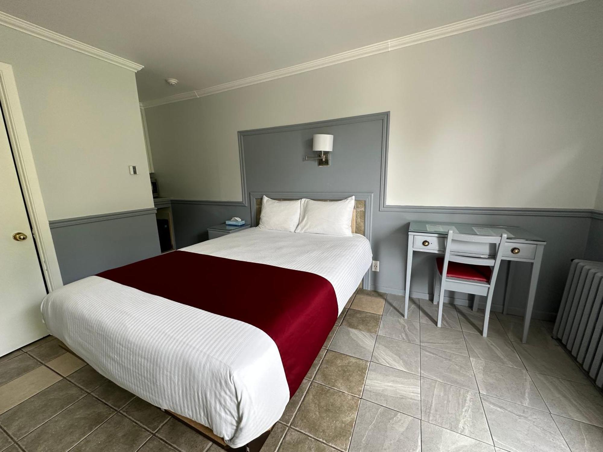 Motel Le Refuge แชร์บูร์ก ภายนอก รูปภาพ