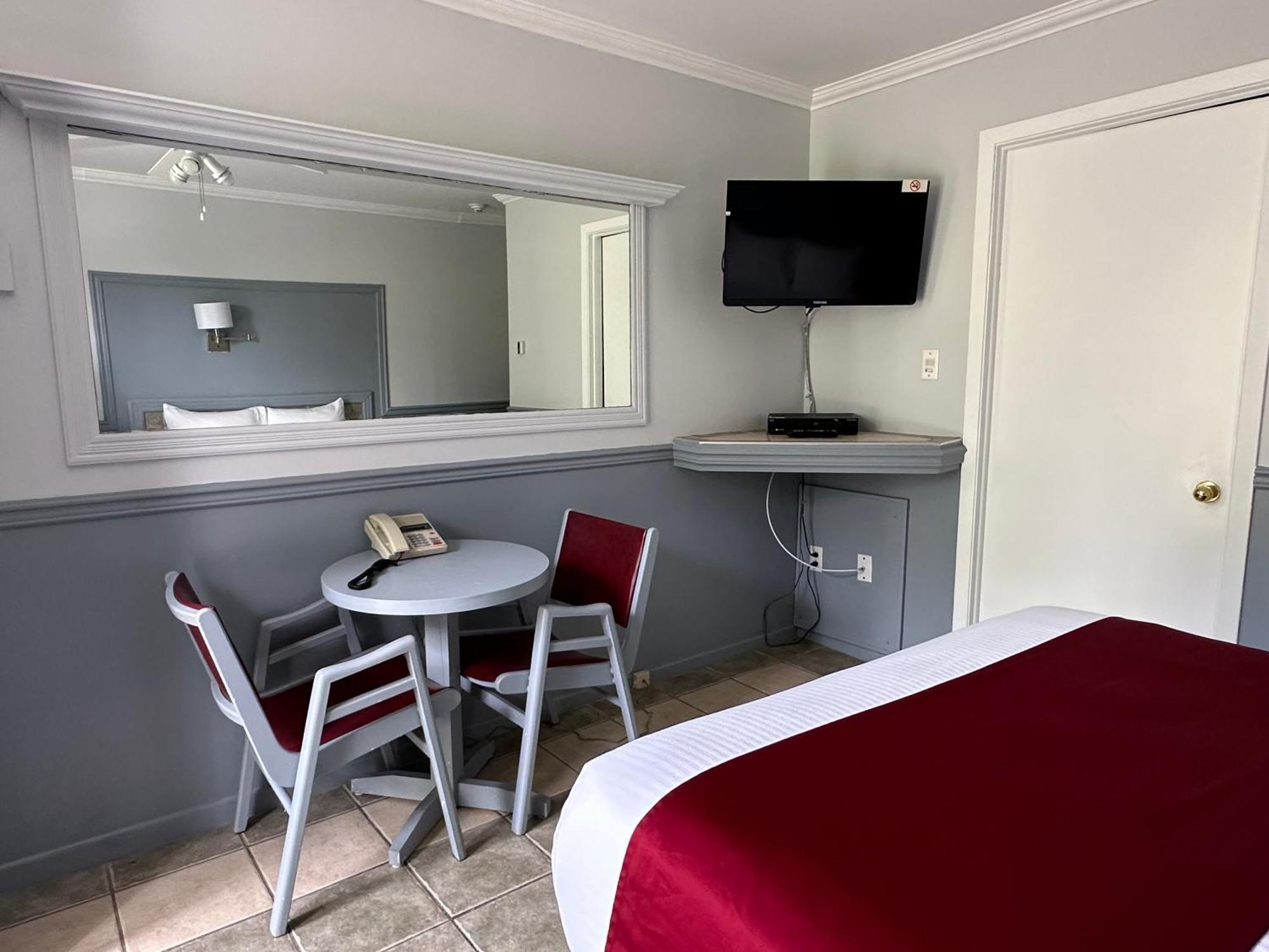 Motel Le Refuge แชร์บูร์ก ภายนอก รูปภาพ