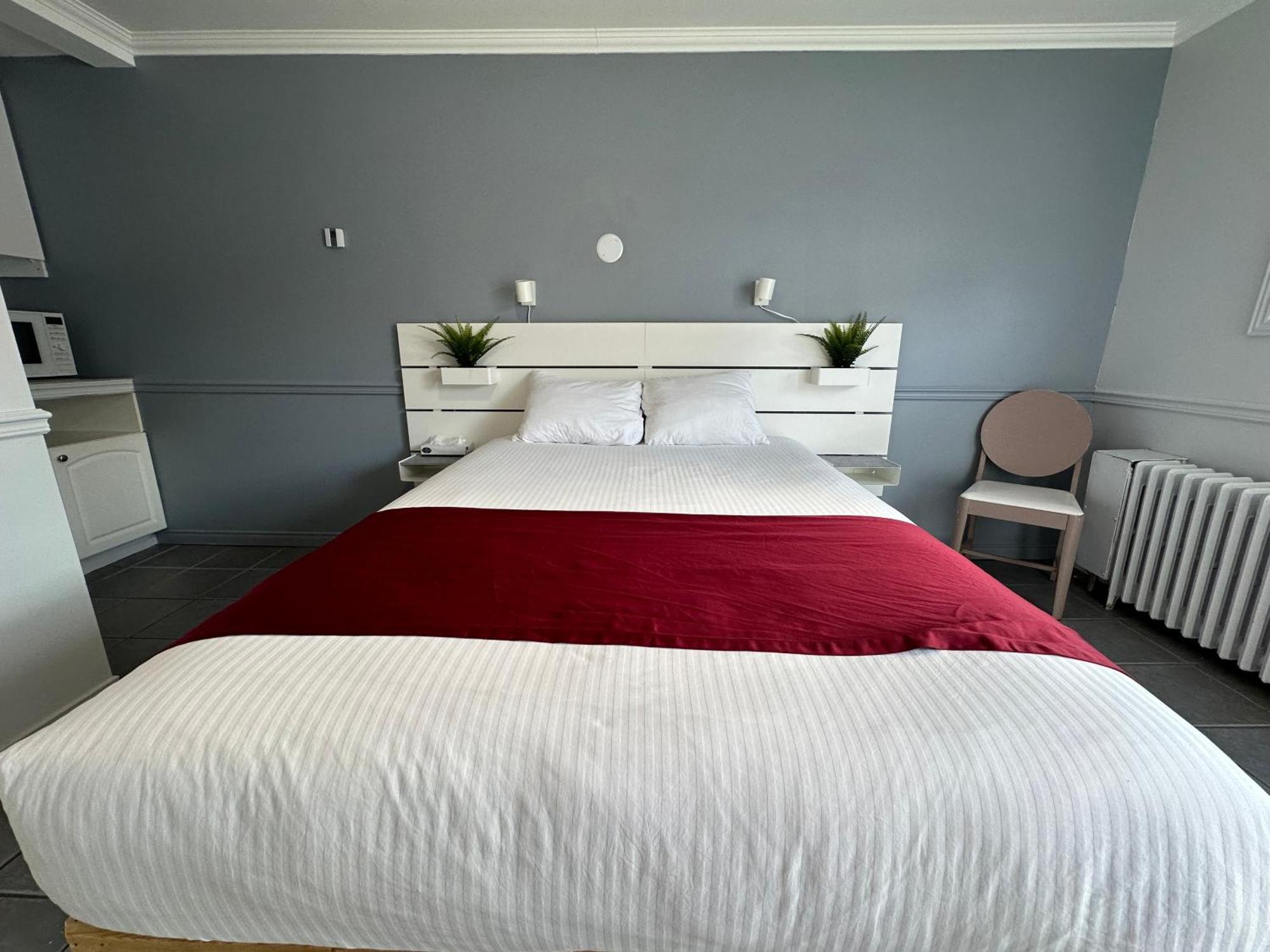 Motel Le Refuge แชร์บูร์ก ภายนอก รูปภาพ